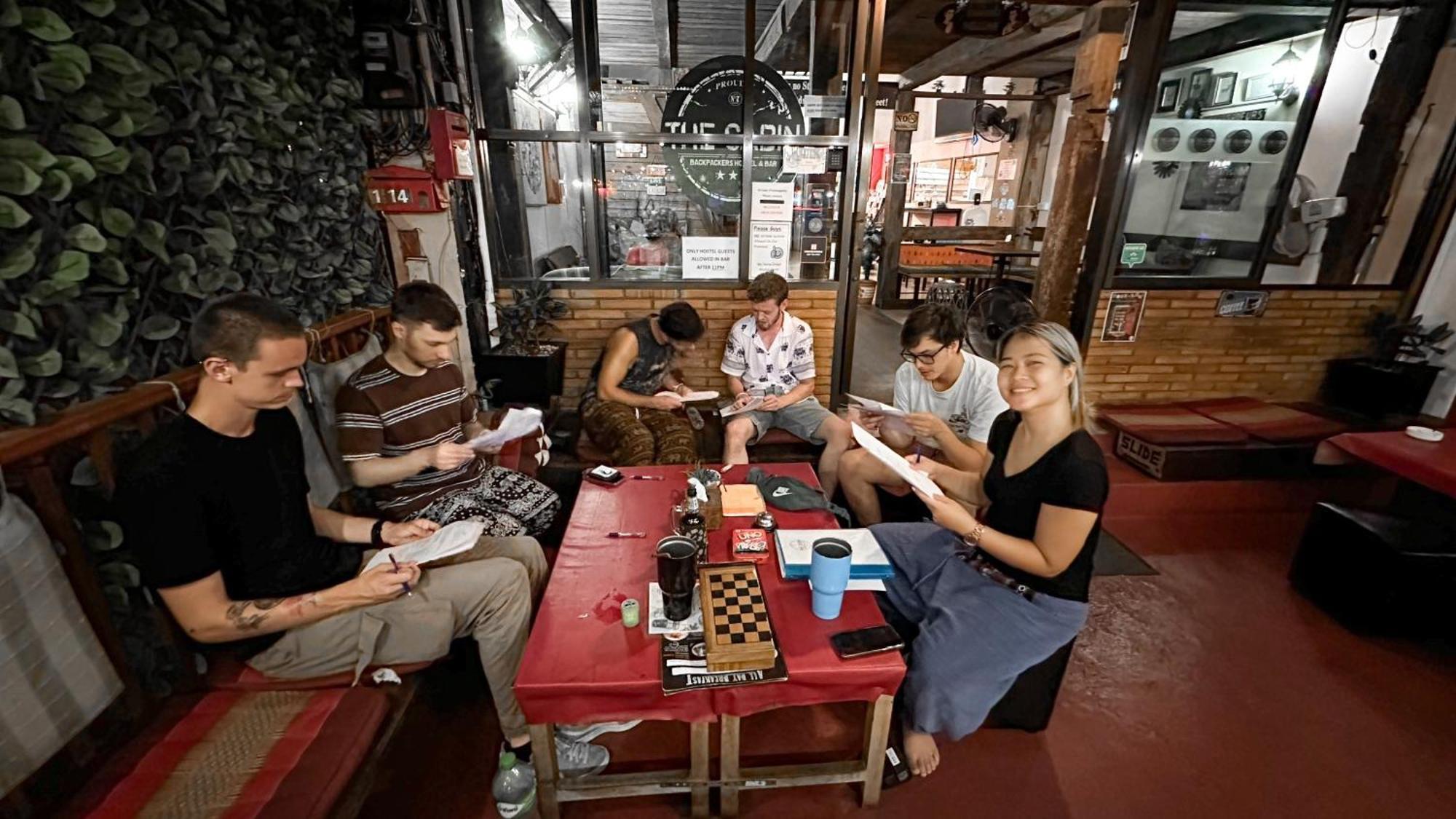 The Cabin Backpackers Hostel & Bar Čiang Mai Exteriér fotografie