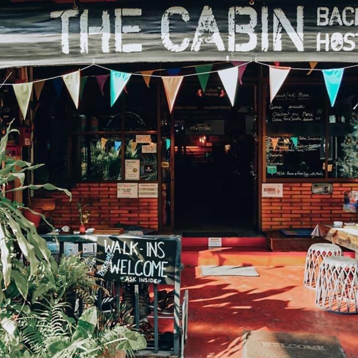 The Cabin Backpackers Hostel & Bar Čiang Mai Exteriér fotografie